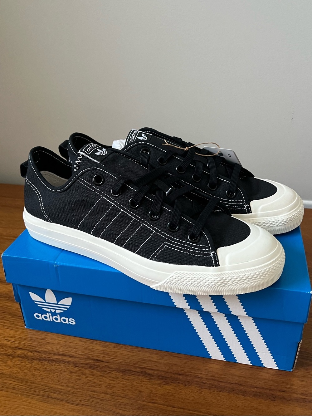 NIB adidas Nizza Rf Casual Black and White Lo Top Sneaker Men's Size 10